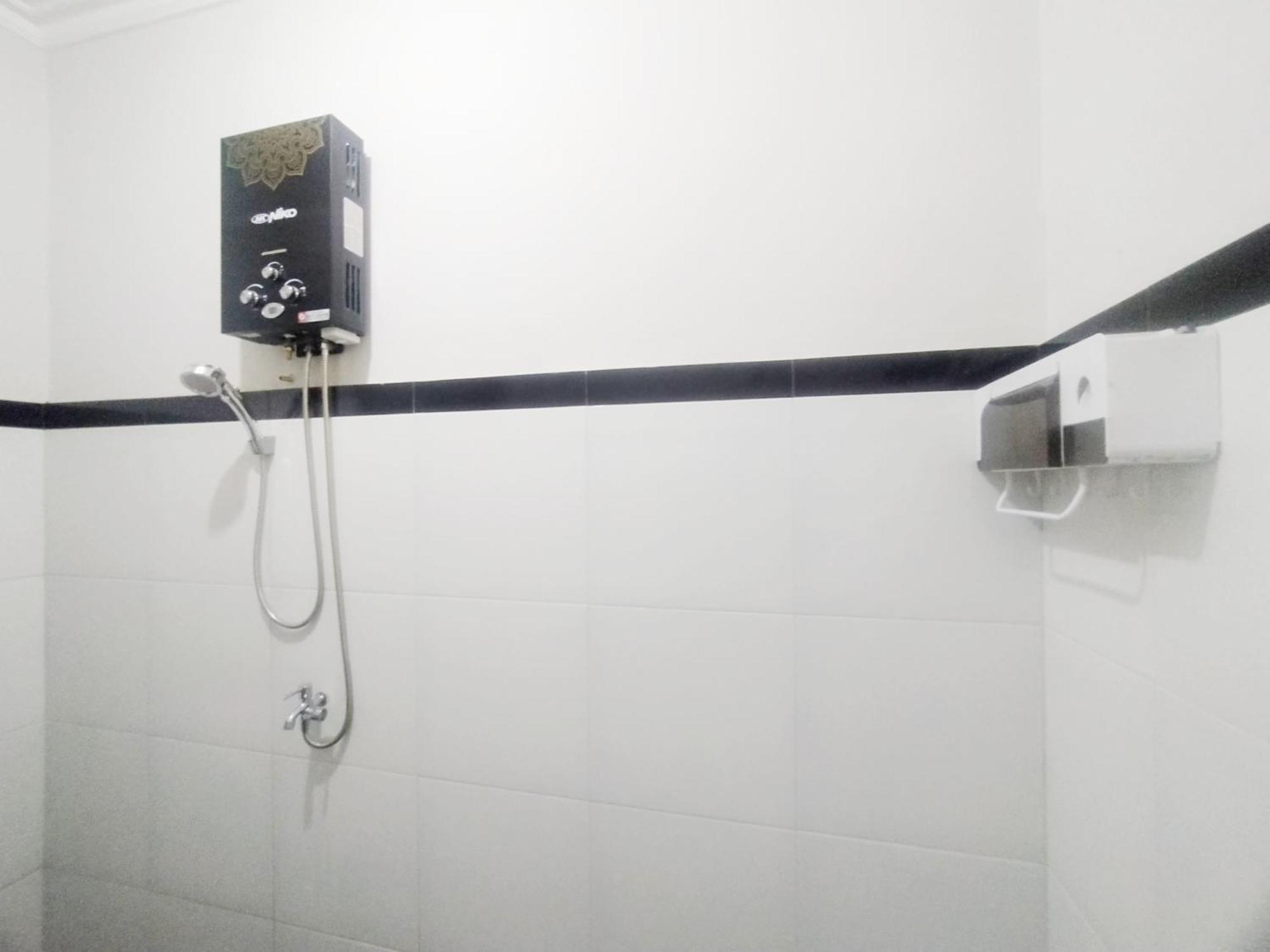 Reddoorz Syariah Near Stasiun Purwokerto Ξενοδοχείο Εξωτερικό φωτογραφία